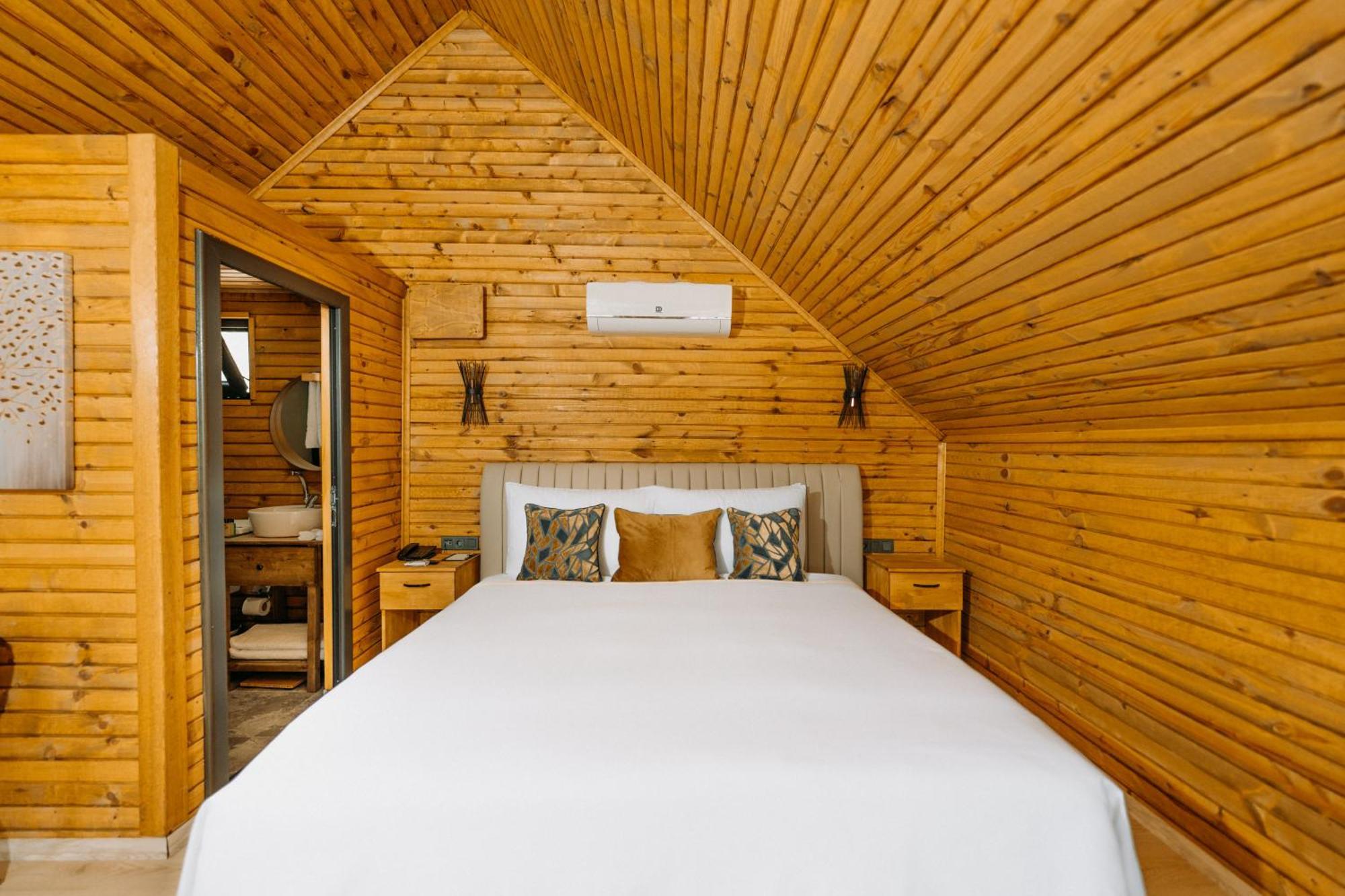 Doors Urla Hotel & Bungalows Izmir Exterior photo